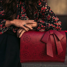 Bernadette – Τσάντα Χειρός Satchel με Φιόγκο
