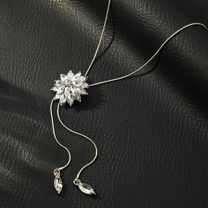 Κολιέ από ασημένιο κρύσταλλο